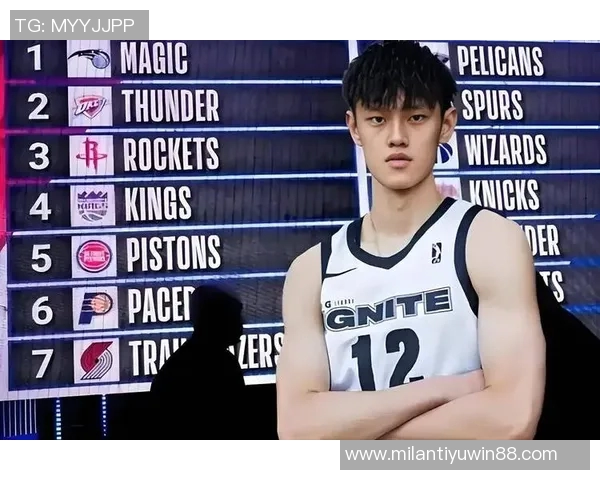 NBA中国赛半场战报托马斯表现出色曾凡博短暂登场贡献防守篮网领先太阳