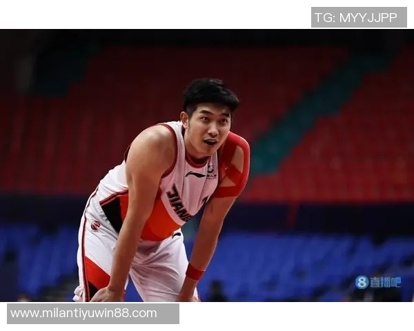 理查兹半场表现抢眼5中3斩获7分助攻1次正负值高达16分